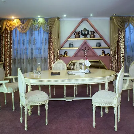 Hotell фараон