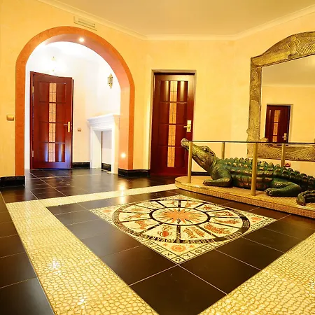 фараон Hotell Kiev
